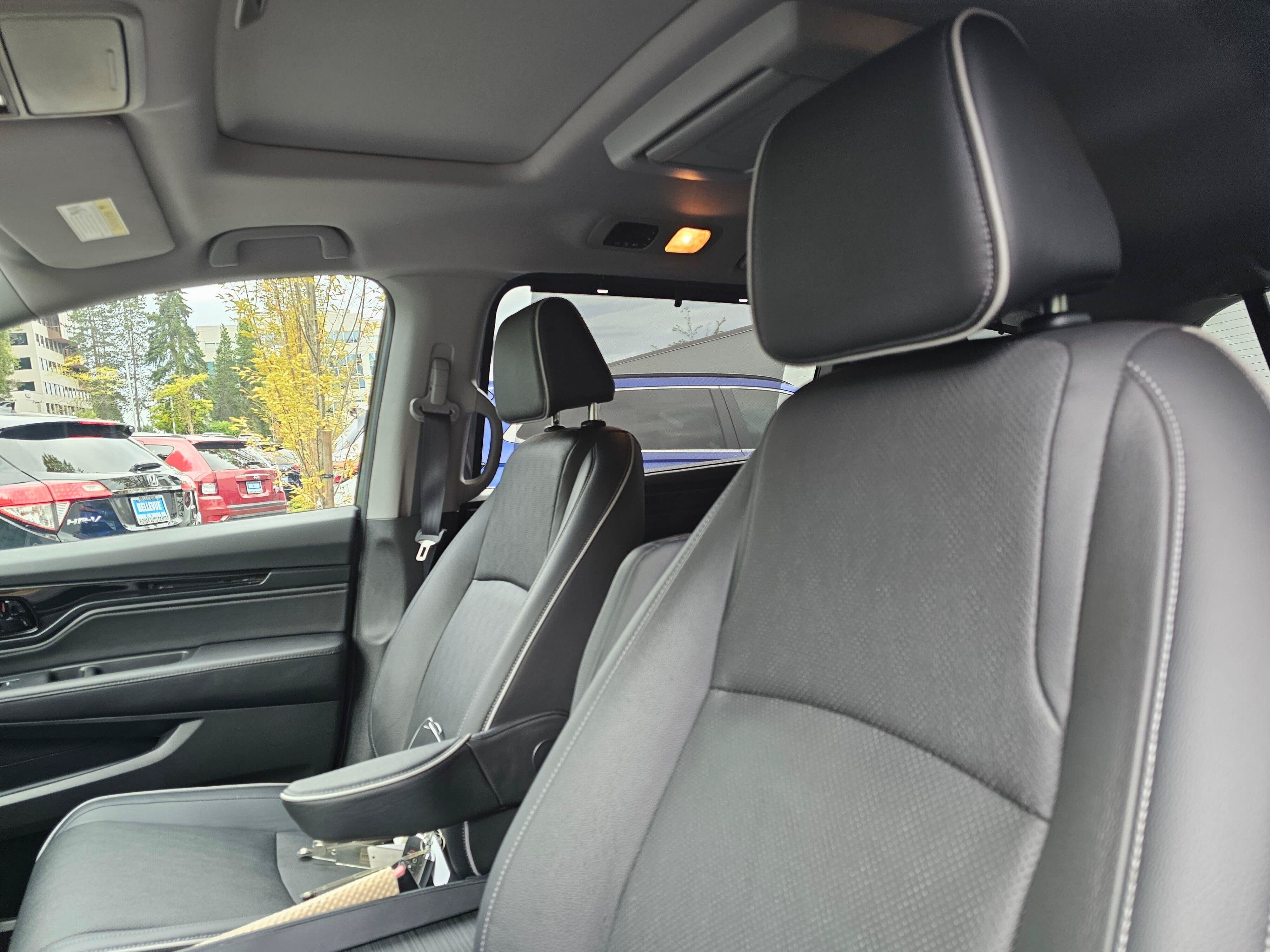 Certified 2023 Honda Odyssey Elite image 24
