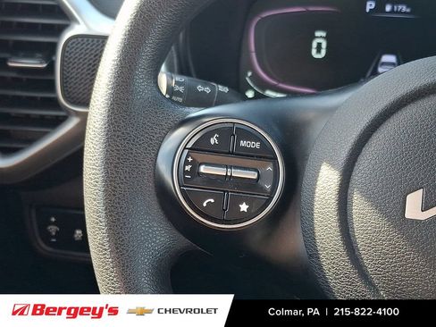 Used 2023 Kia Soul LX w/ Option Group 015 FWD image 23
