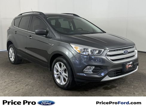 Used 2018 Ford Escape SE w/ SE Sync 3 Package FWD image 1