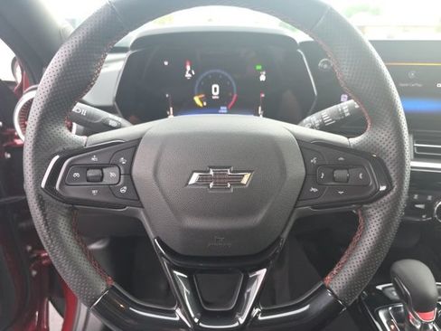 Used 2025 Chevrolet Trax RS w/ Driver Confidence Package FWD image 28