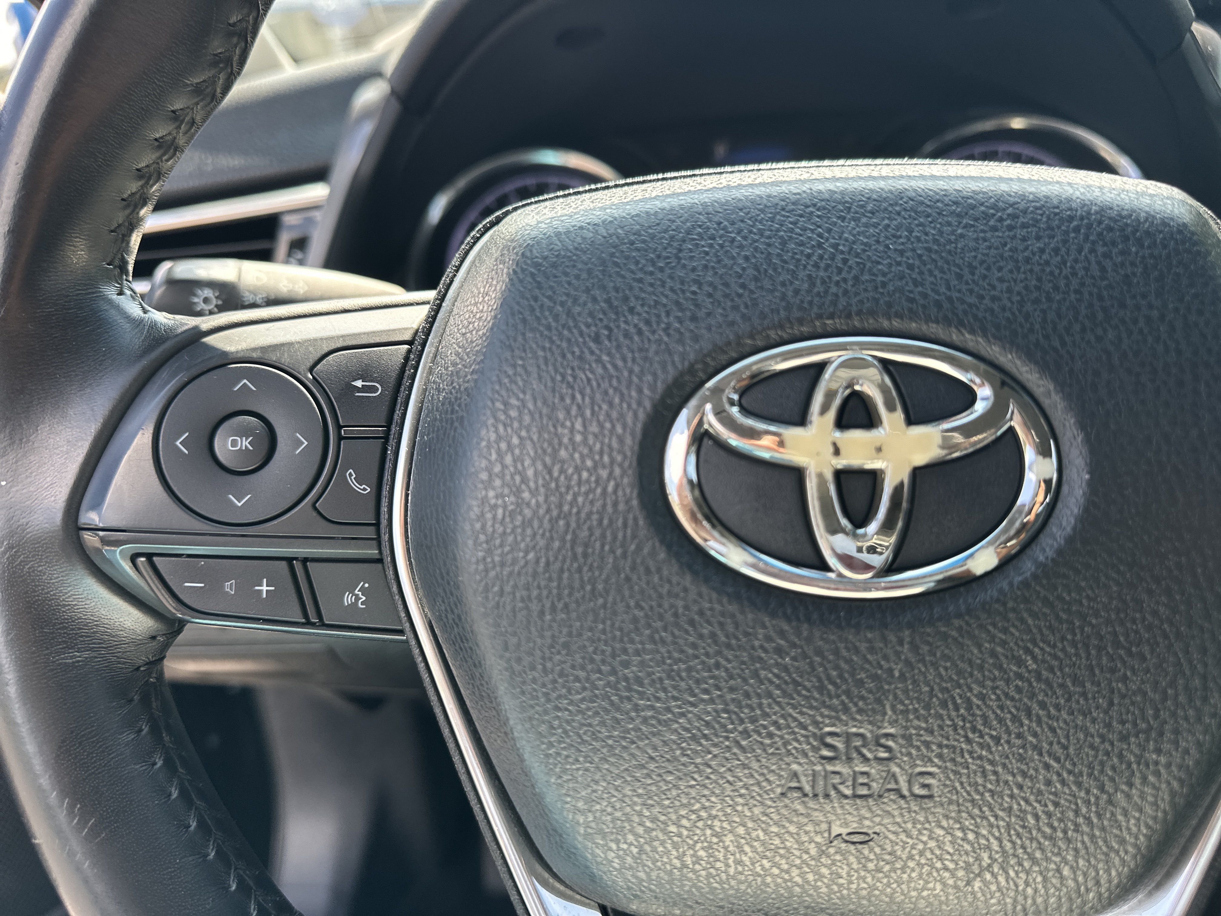 Used 2018 Toyota Camry SE FWD image 25