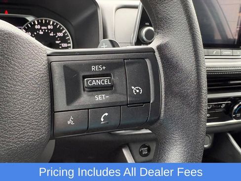 Used 2025 Nissan Rogue S AWD/4WD image 15