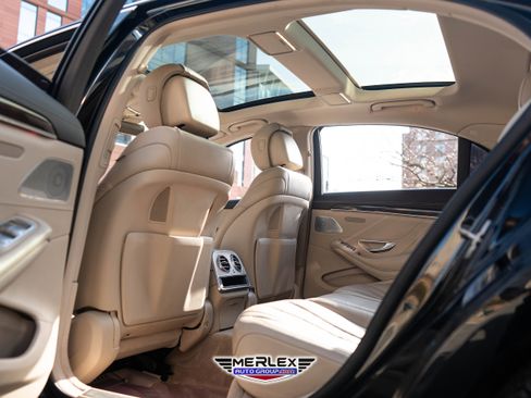 Used 2018 Mercedes-Benz S 560 Sedan image 21