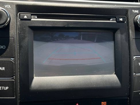 Used 2017 Toyota Camry SE FWD image 18