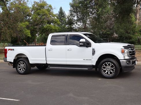 Used 2022 Ford F250 Lariat w/ Lariat Ultimate Package AWD/4WD image 2