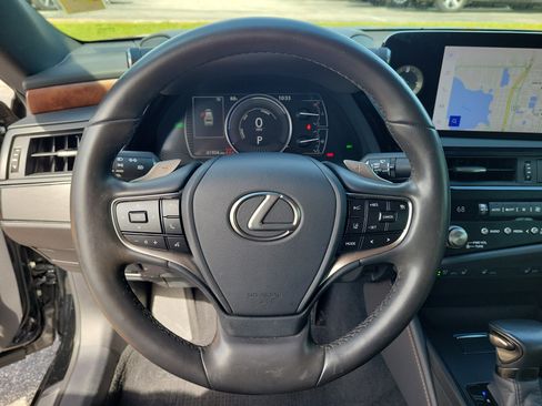 Used 2024 Lexus ES 300h w/ Premium Package FWD image 17
