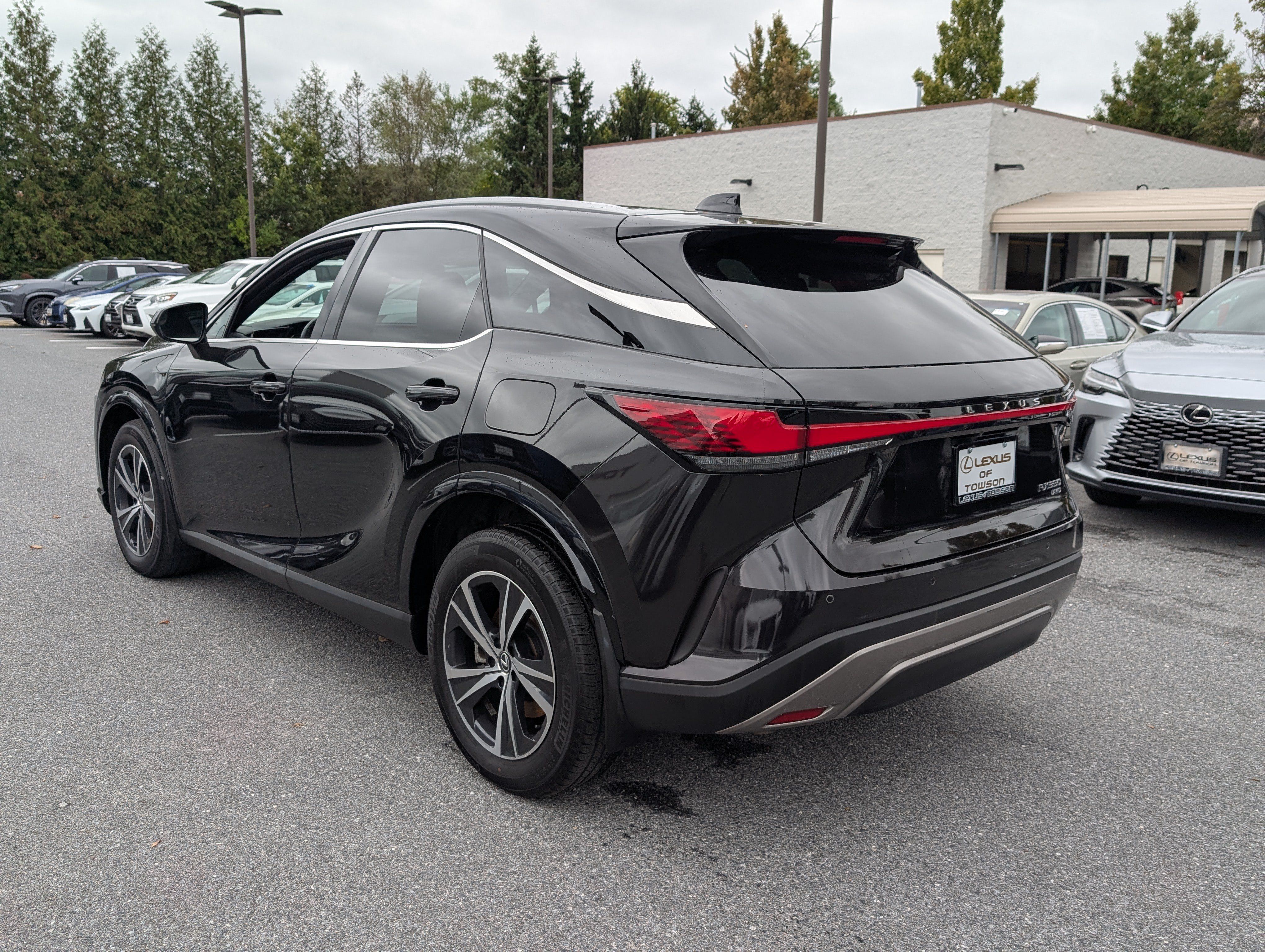 Used 2023 Lexus RX 350 Premium w/ Accessory Package AWD/4WD image 5