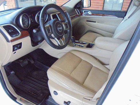 Used 2013 Jeep Grand Cherokee Limited w/ Trailer Tow Group RWD image 7