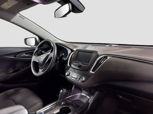 Used 2018 Chevrolet Malibu LT FWD image 28
