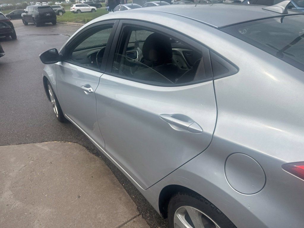 Used 2012 Hyundai Elantra Limited FWD image 17