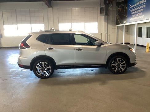 Used 2019 Nissan Rogue SL w/ Premium Package image 7