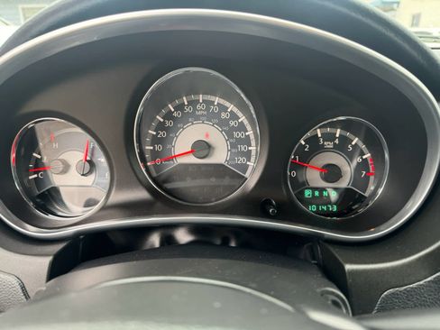 Used 2014 Chrysler 200 LX image 17