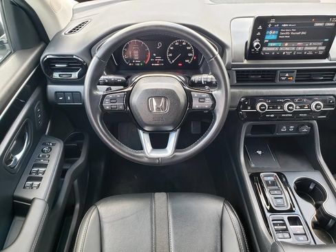 Used 2025 Honda Pilot EX-L image 13
