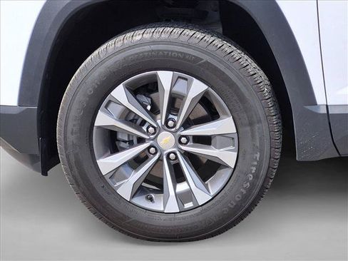 Used 2026 Chevrolet Equinox LT w/ Convenience Package II FWD image 11