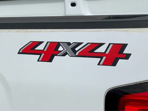 Used 2018 Chevrolet Silverado 2500 W/T image 19