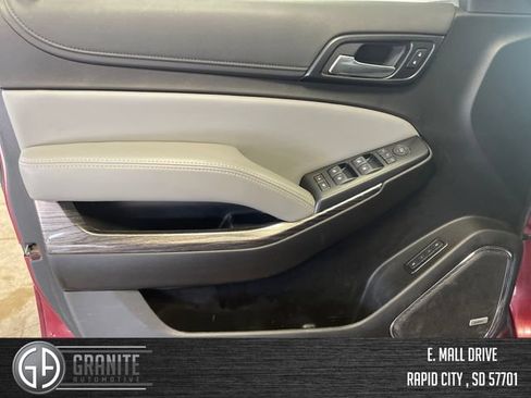 Used 2020 Chevrolet Suburban LT AWD/4WD image 12