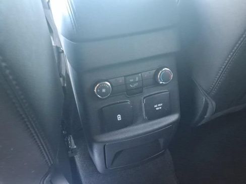Used 2019 Ford Explorer Limited w/ Class III Trailer Tow Package FWD image 11