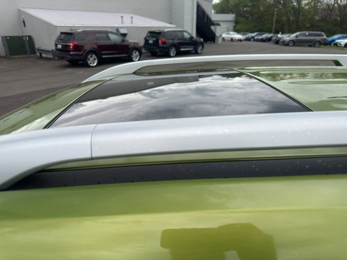 Used 2022 Hyundai Venue SEL image 4