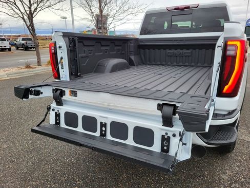 New 2025 GMC Sierra 2500 Denali w/ Denali Reserve Package image 9