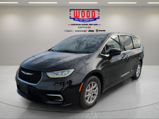 Used 2023 Chrysler Pacifica Touring-L FWD image 12