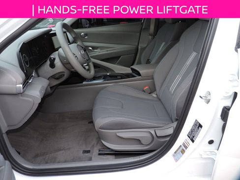 Used 2024 Hyundai Elantra SEL FWD image 15
