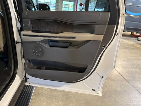 Used 2018 Ford Expedition Max Limited w/ Equipment Group 301A AWD/4WD image 11