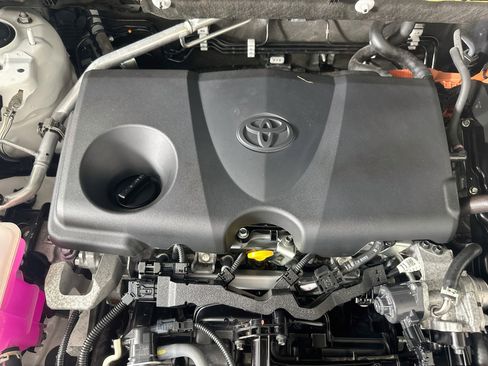 Used 2023 Toyota RAV4 LE AWD/4WD image 30