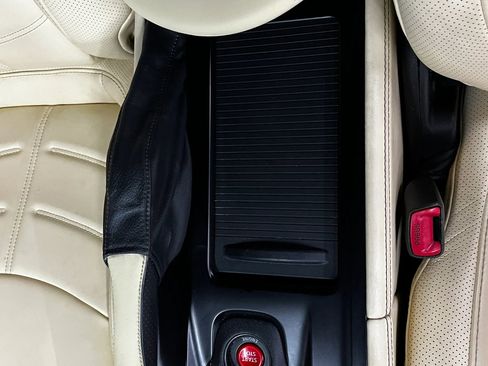 Used 2016 Nissan GT-R Premium image 26