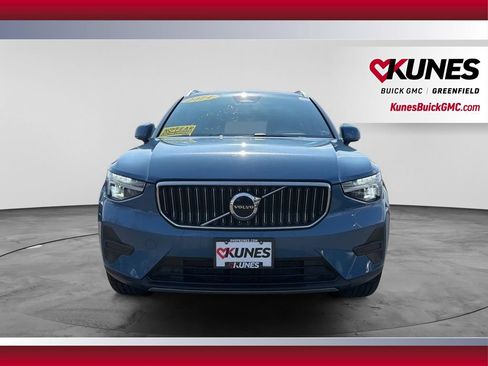 Used 2024 Volvo XC40 B5 Core AWD/4WD image 13