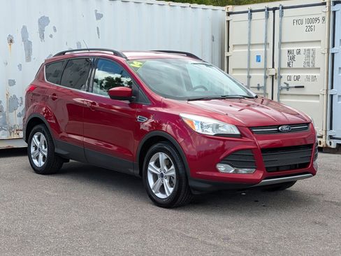 Used 2014 Ford Escape SE w/ Equipment Group 201A FWD image 2