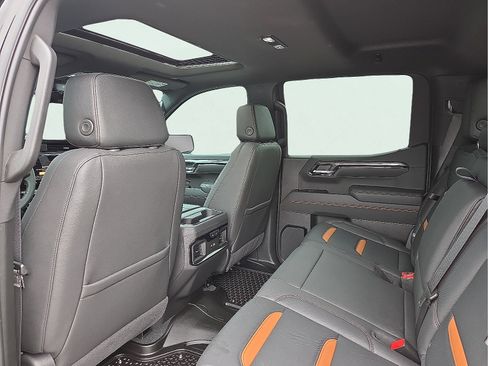 Used 2025 GMC Sierra 1500 AT4 w/ AT4 Premium Package AWD/4WD image 10
