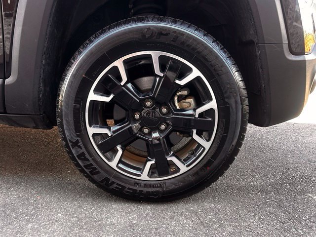 Used 2023 Jeep Renegade Latitude AWD/4WD image 33