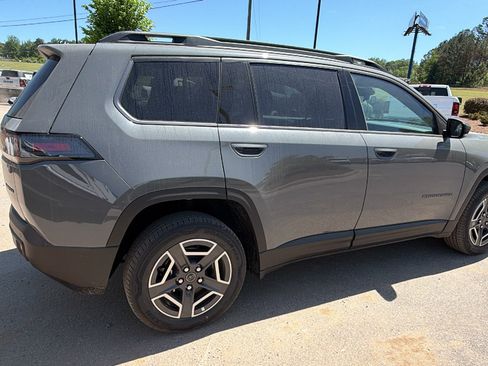 Certified 2026 Jeep Cherokee Limited AWD/4WD image 8