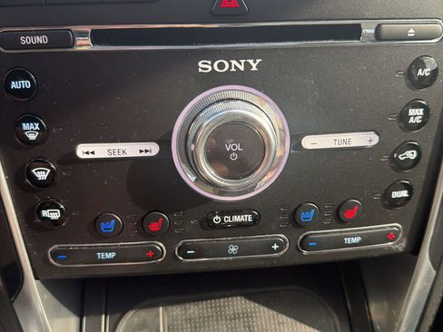 Used 2017 Ford Explorer Platinum image 9