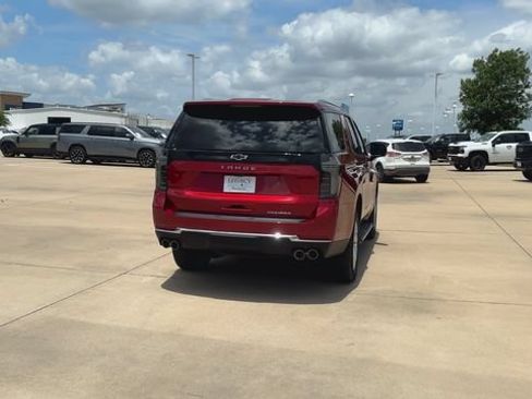 Used 2025 Chevrolet Tahoe Premier RWD image 8