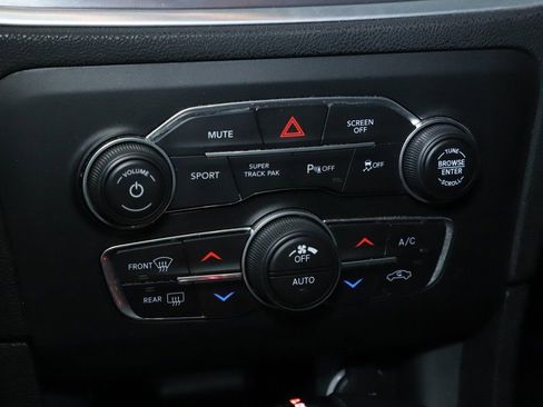 Used 2020 Dodge Charger R/T w/ Blacktop Package image 28