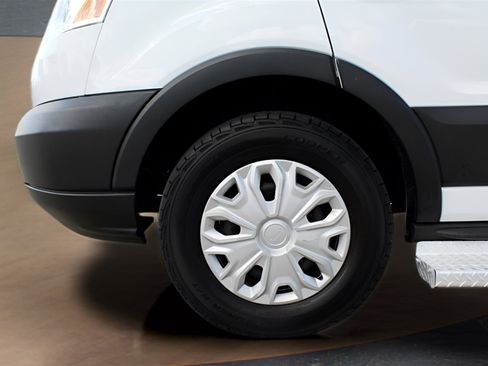 Used 2019 Ford Transit 150 XLT image 7