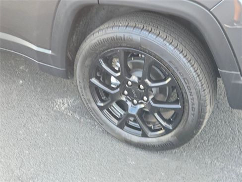 Certified 2024 Jeep Compass Latitude w/ Altitude Special Edition image 16