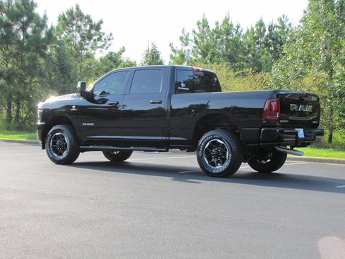 Used 2026 RAM 2500 Laramie AWD/4WD image 7