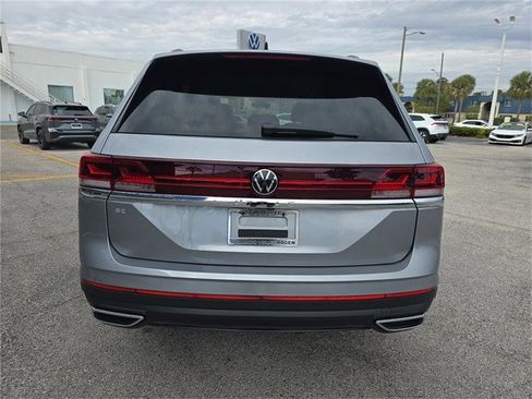 New 2026 Volkswagen Atlas SE image 4