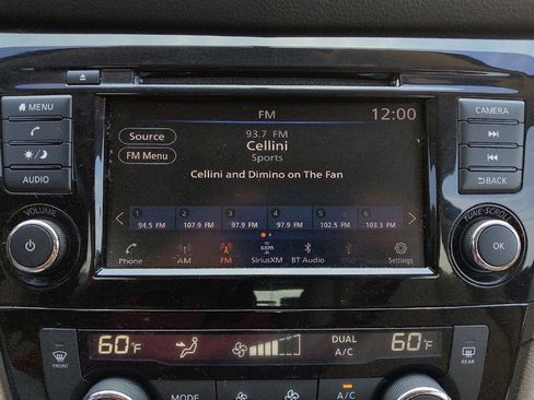 Used 2018 Nissan Rogue SV image 25