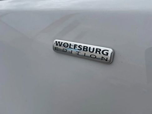 Used 2010 Volkswagen Tiguan Wolfsburg Edition image 12