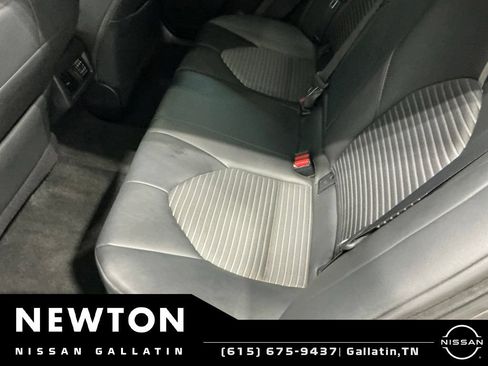 Used 2018 Toyota Camry SE w/ Audio Package FWD image 12