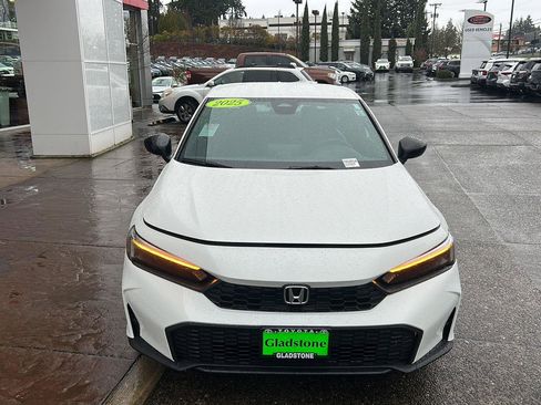 Used 2025 Honda Civic Sport image 4