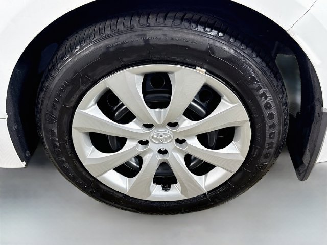 Used 2025 Toyota Corolla LE FWD image 35
