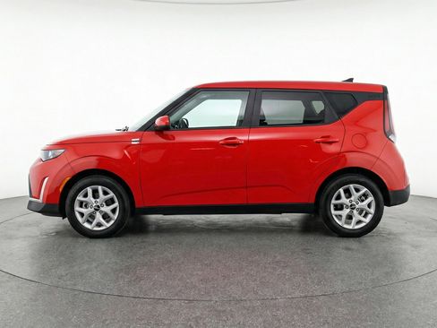 Used 2025 Kia Soul LX w/ LX Technology Package image 5