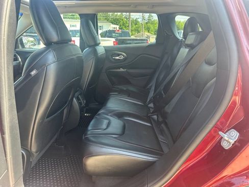 Used 2021 Jeep Cherokee Trailhawk w/ Sun, Sound & Nav Group AWD/4WD image 33