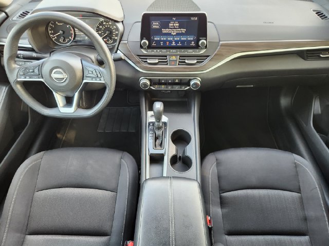 Used 2025 Nissan Altima 2.5 SV FWD image 24