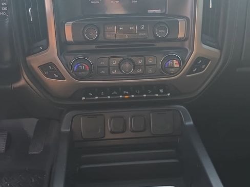 Used 2015 GMC Sierra 2500 Denali w/ Duramax Plus Package image 9