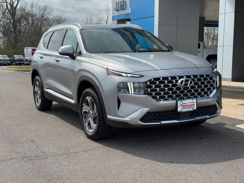 Used 2023 Hyundai Santa Fe SEL w/ Premium Package image 2
